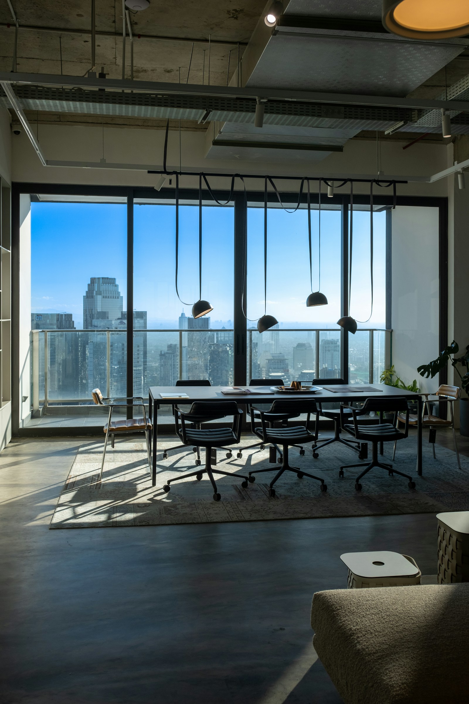 An open, light-filled meeting space